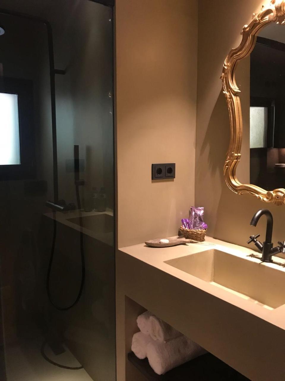 Can Barrina مونتسيني المظهر الخارجي الصورة